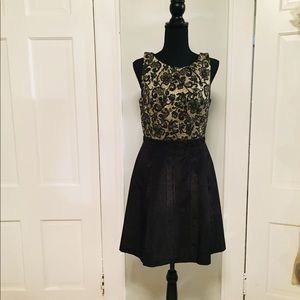 Semi formal dress, w/ lace , size M